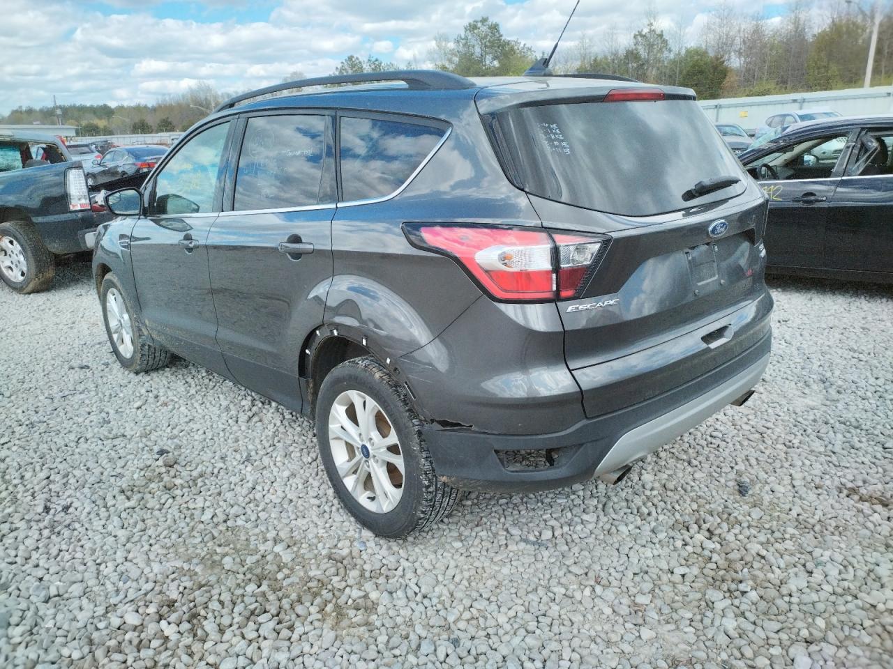 Photo 3 from auction – 2018 FORD ESCAPE SE with VIN 1FMCU0GD1JUB51624