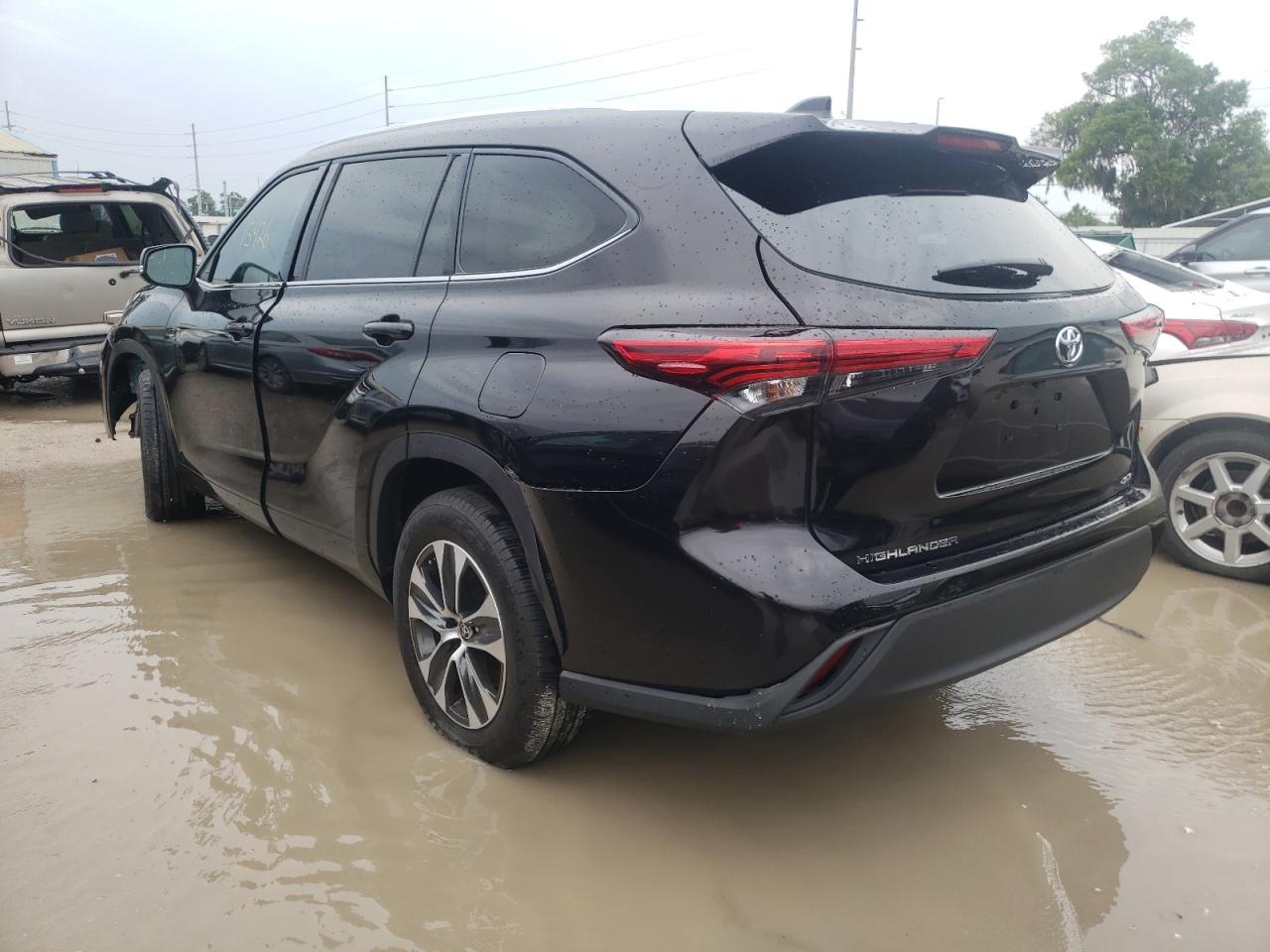 Photo 3 from auction – 2020 TOYOTA HIGHLANDER with VIN 5TDHZRAH8LS020922