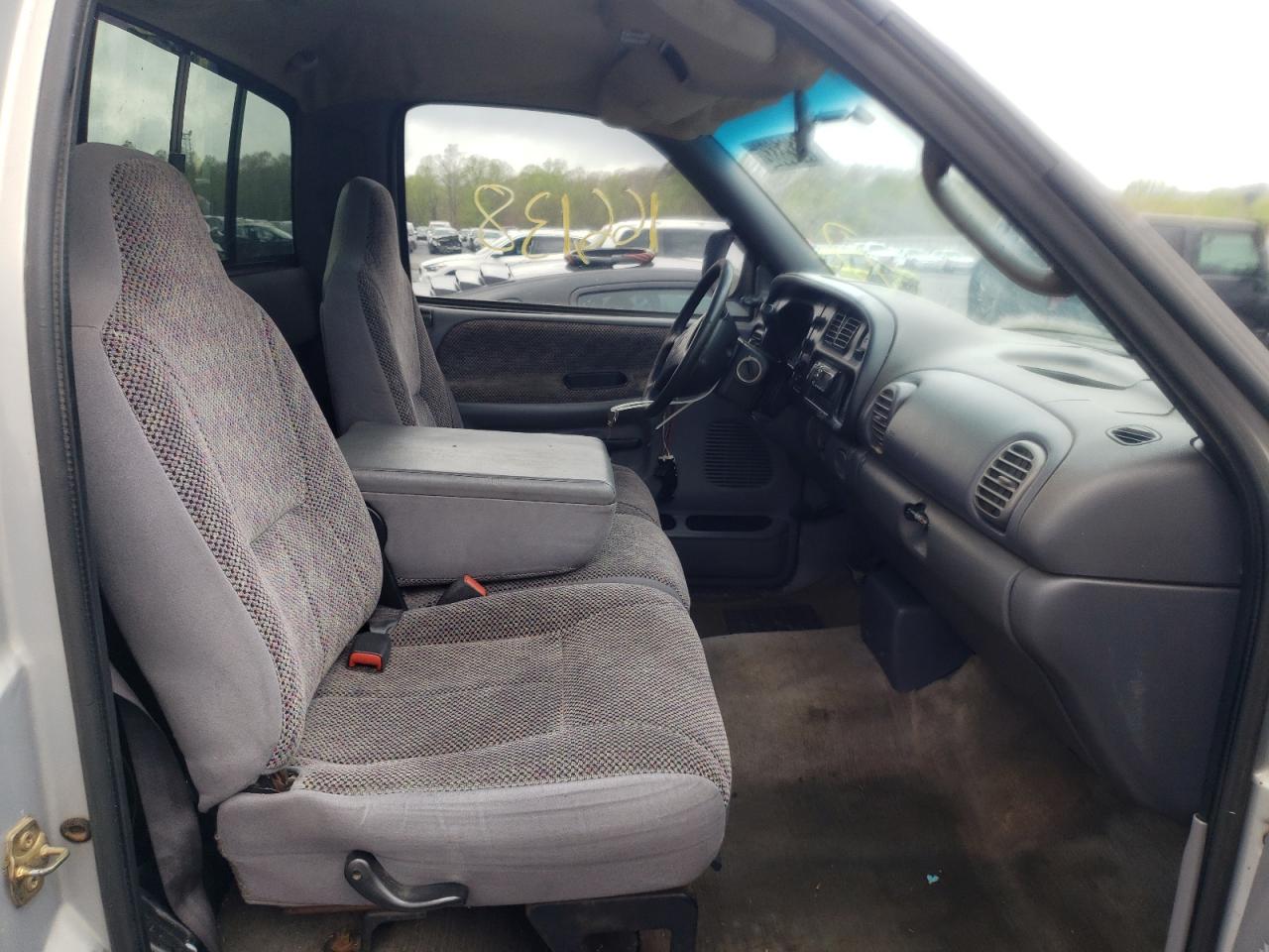 Photo 5 from auction – 1998 DODGE RAM 1500 with VIN 1B7HC16Y1WS658789