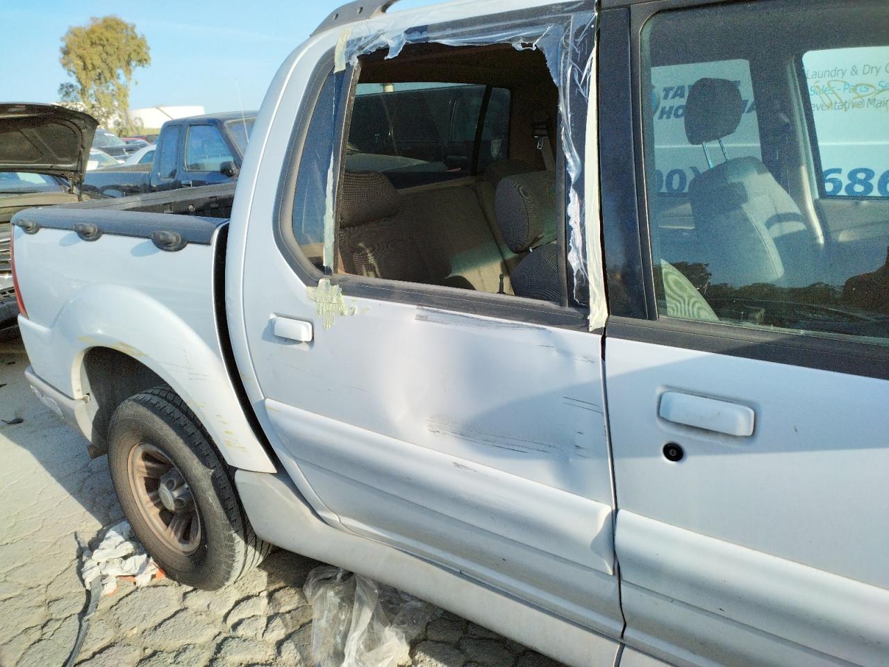 Photo 9 from auction – 2001 FORD EXPLORER S with VIN 1FMZU67E61UA21182