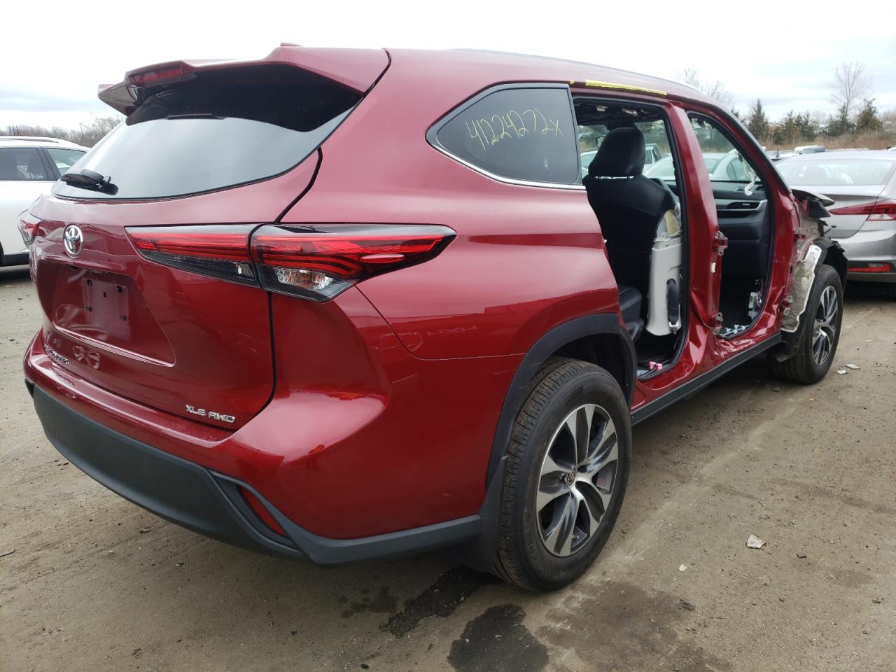 Photo 4 from auction – 2021 TOYOTA HIGHLANDER with VIN 5TDGZRBH3MS145631