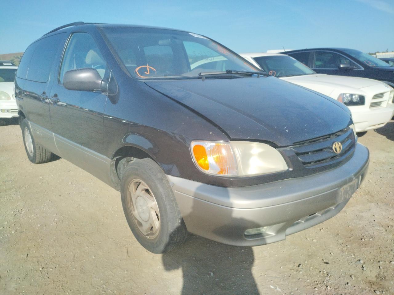 Photo 1 from auction – 2001 TOYOTA SIENNA LE with VIN 4T3ZF13C31U349961
