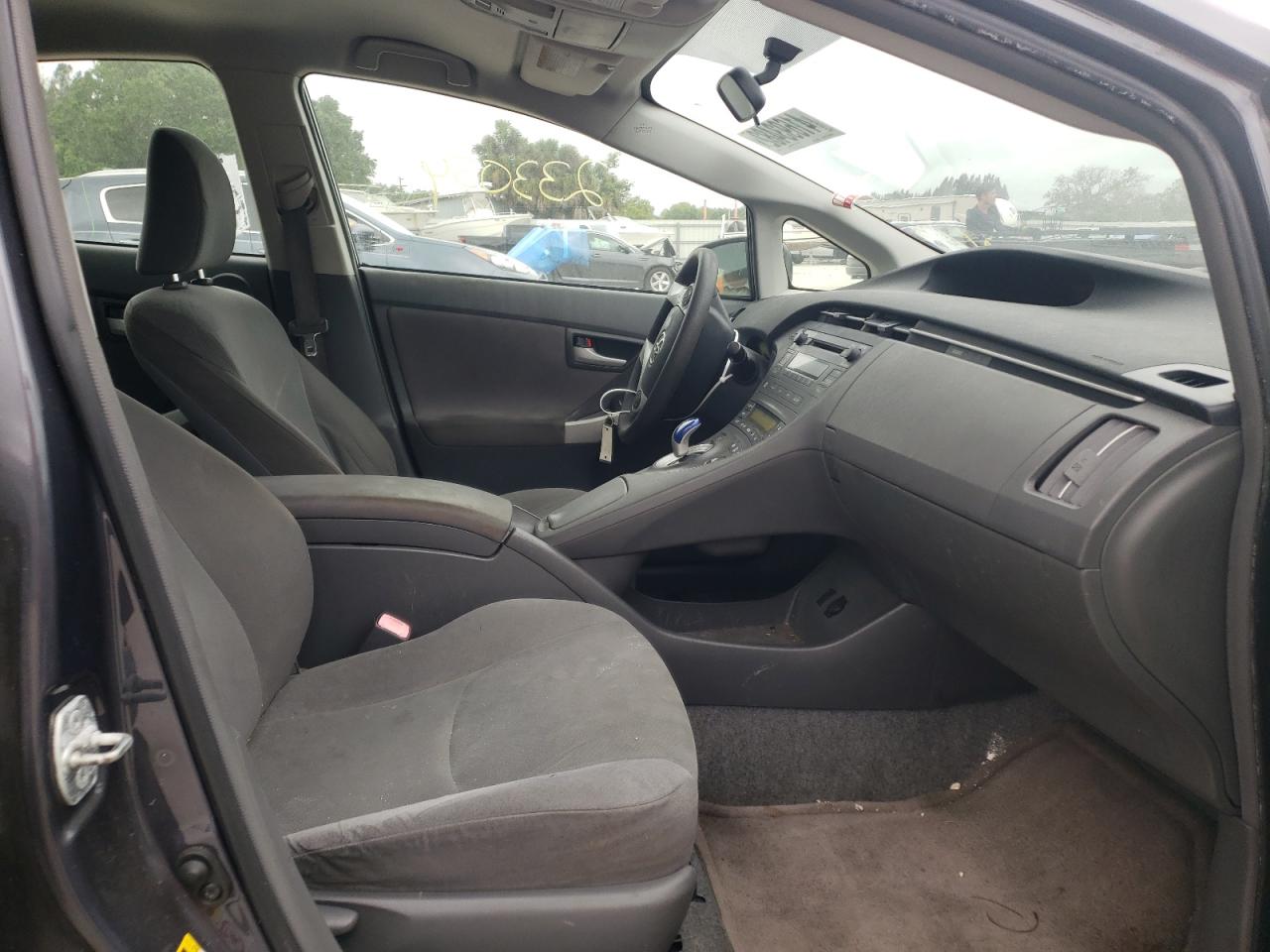 Photo 5 from auction – 2011 TOYOTA PRIUS with VIN JTDKN3DU0B1396520