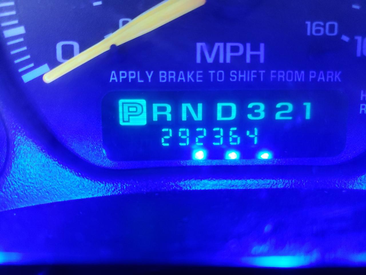 Photo 8 from auction – 2001 CHEVROLET SILVERADO with VIN 2GCEC19V111120123