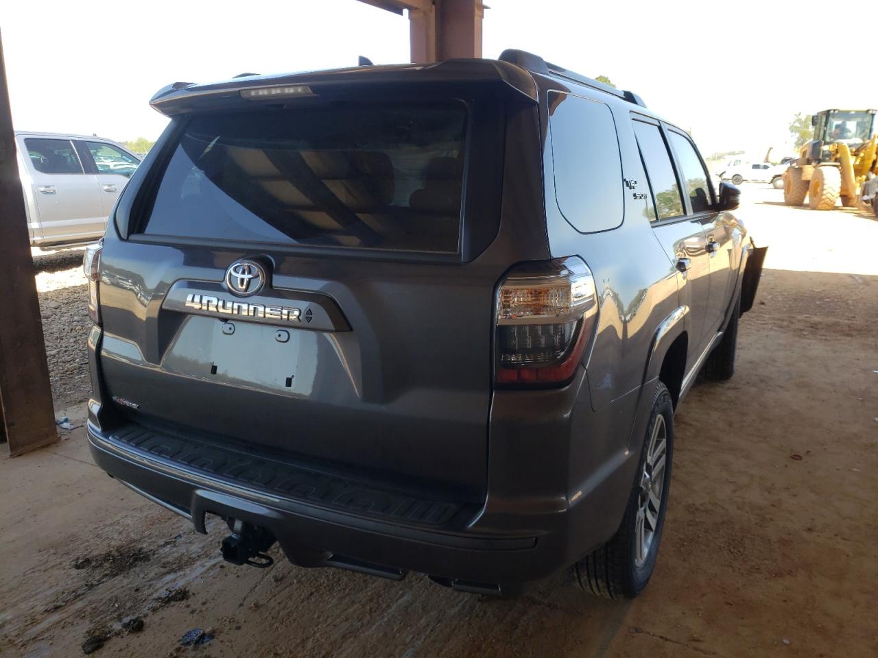 Photo 4 from auction – 2022 TOYOTA 4RUNNER SR with VIN JTESU5JR7N6020253