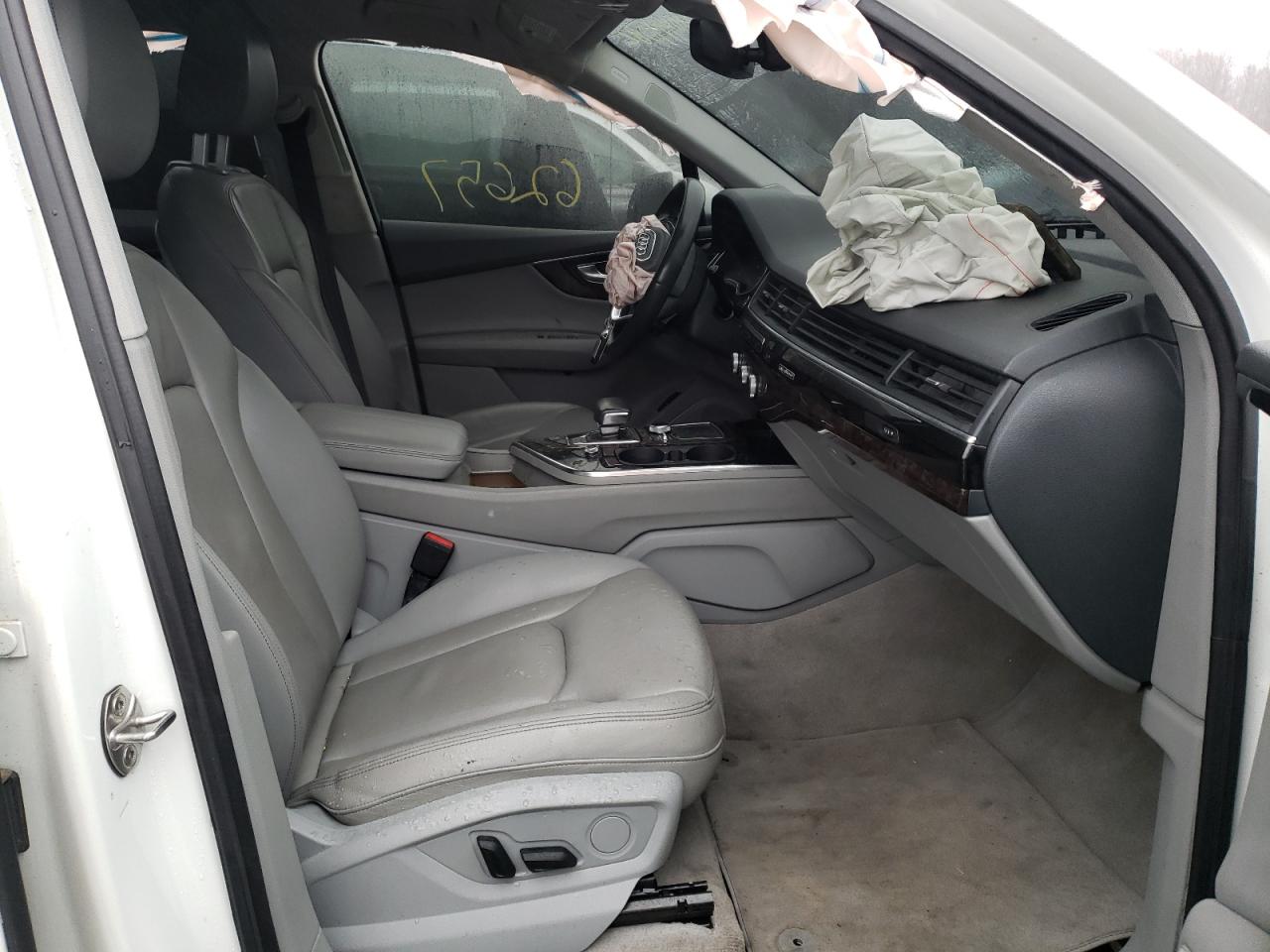Photo 5 from auction – 2018 AUDI Q7 PREMIUM with VIN WA1LAAF7XJD019549