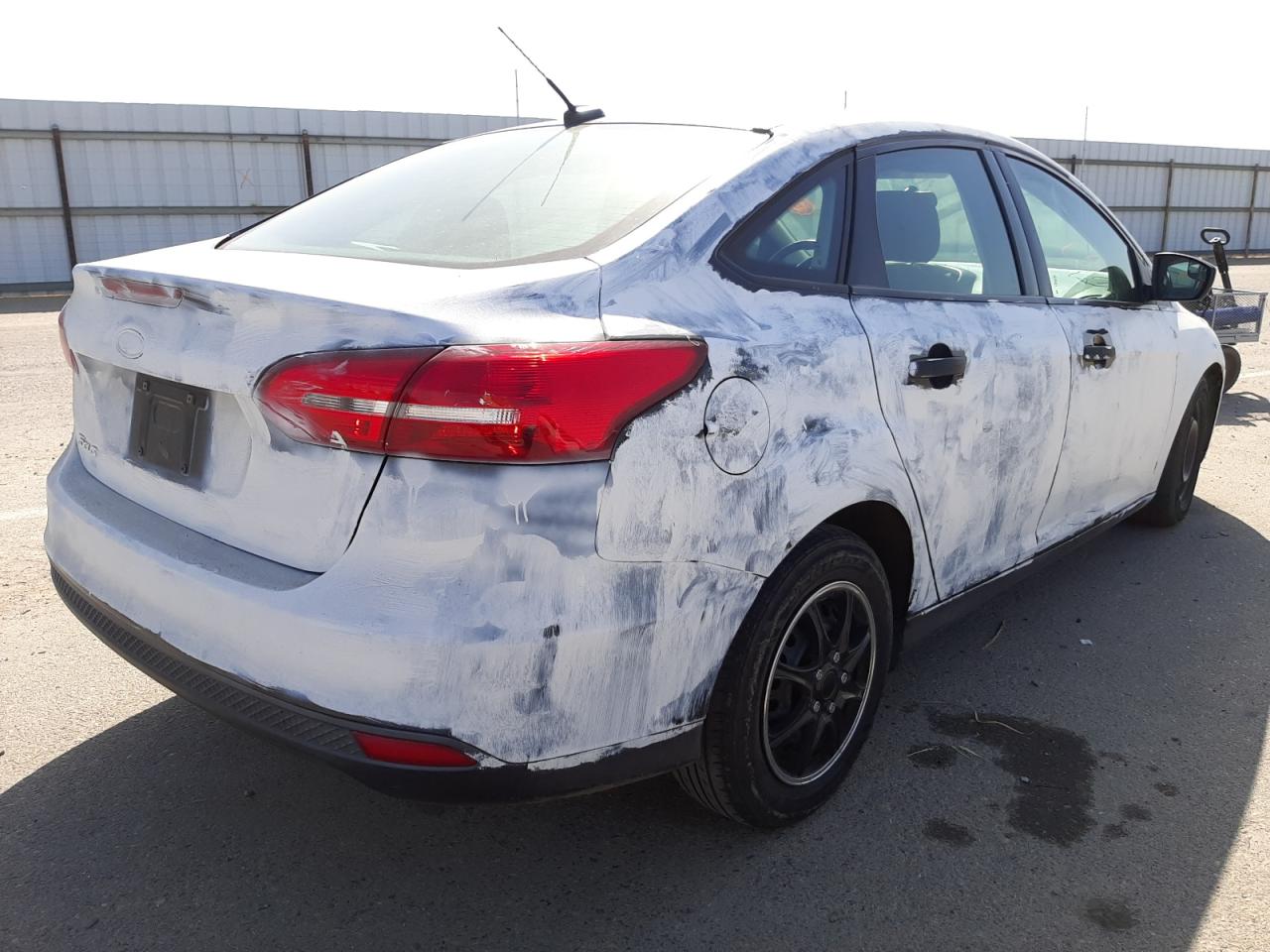 Photo 4 from auction – 2017 FORD FOCUS S with VIN 1FADP3E26HL348359