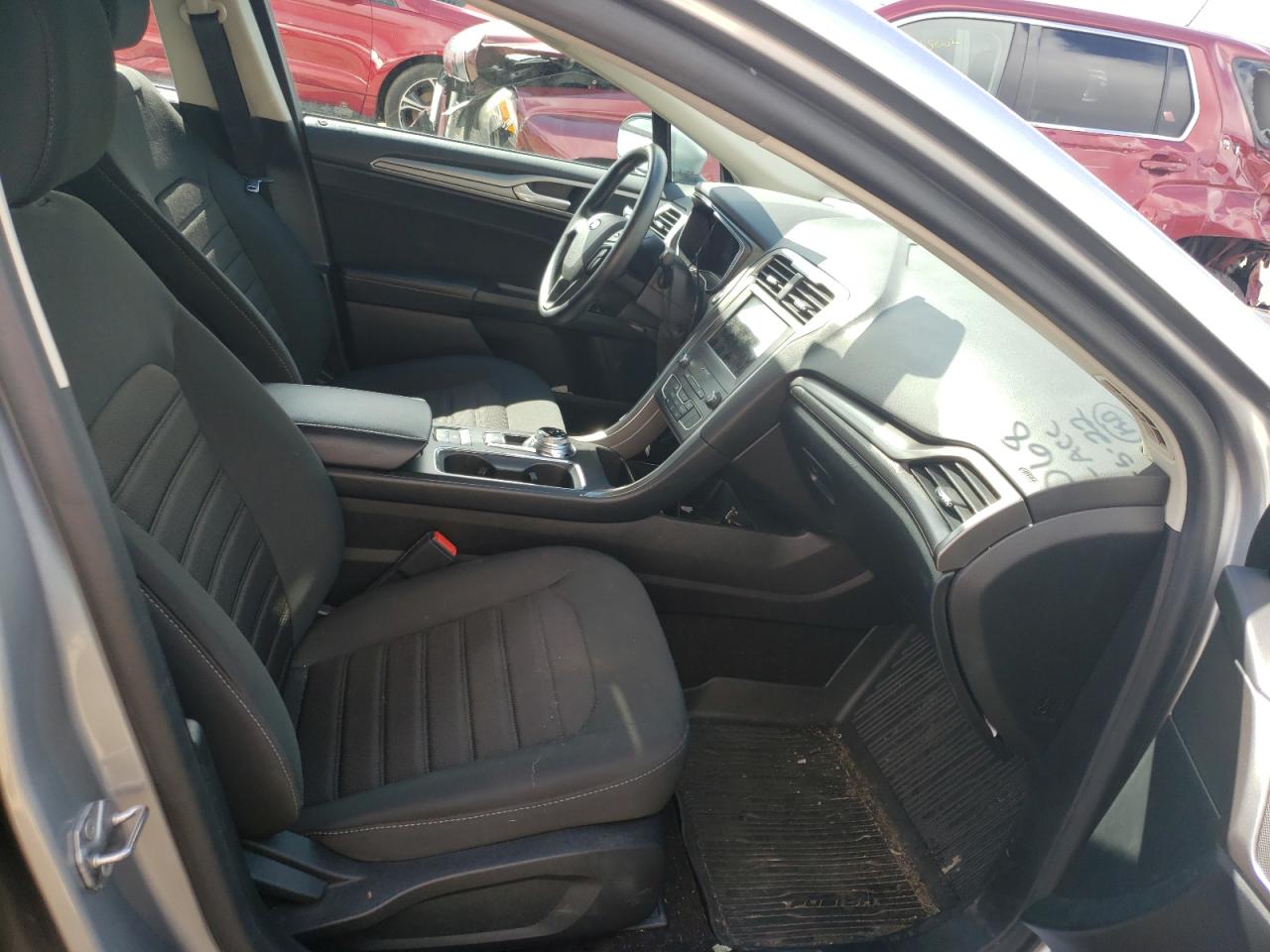 Photo 5 from auction – 2020 FORD FUSION SE with VIN 3FA6P0HD7LR109112