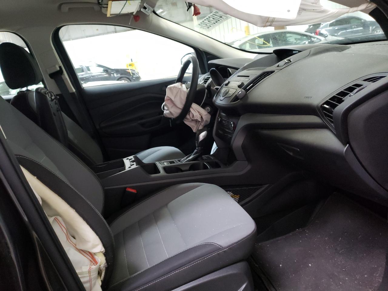 Photo 5 from auction – 2017 FORD ESCAPE S with VIN 1FMCU0F79HUD56985