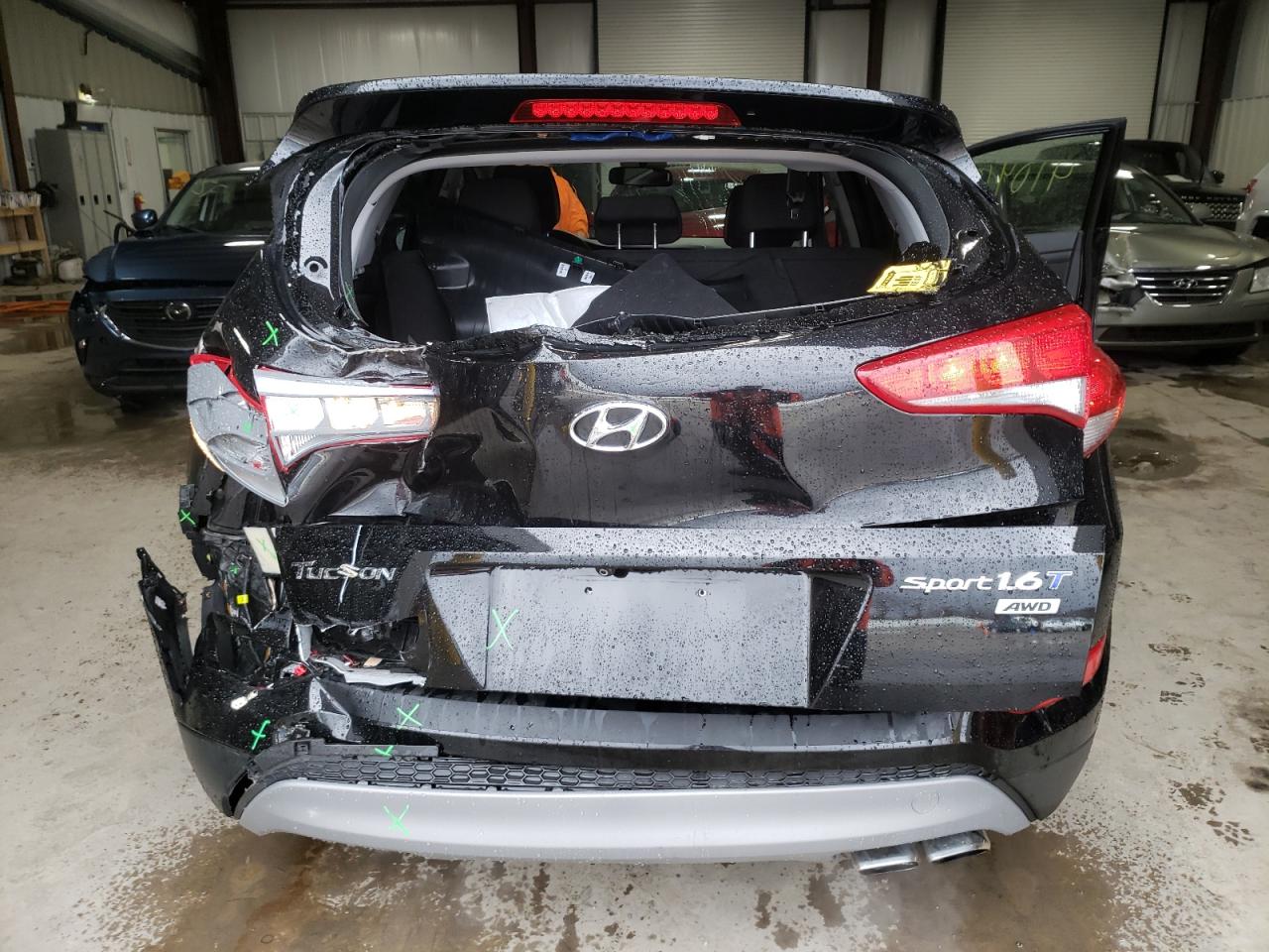 Photo 9 from auction – 2017 HYUNDAI TUCSON LIM with VIN KM8J3CA2XHU438957