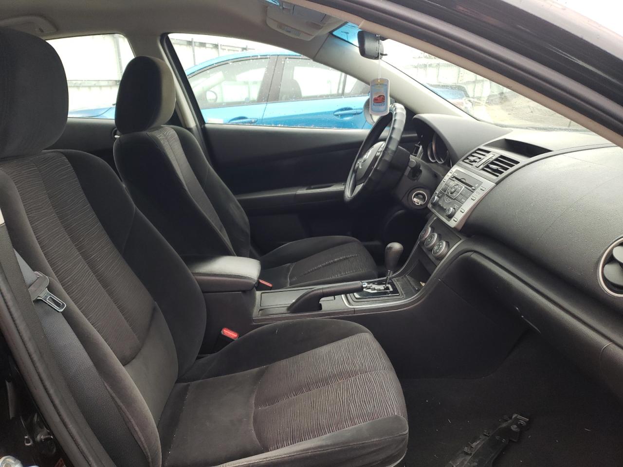 Photo 5 from auction – 2010 MAZDA 6 I with VIN 1YVHZ8BHXA5M27808