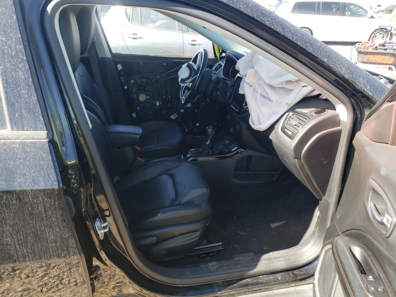 Photo 5 from auction – 2020 JEEP COMPASS LI with VIN 3C4NJDCB6LT211802