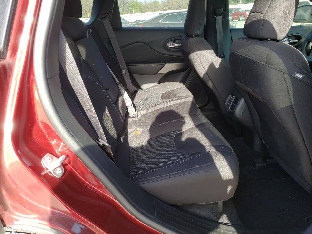 Photo 6 from auction – 2020 JEEP CHEROKEE L with VIN 1C4PJLCB8LD552966