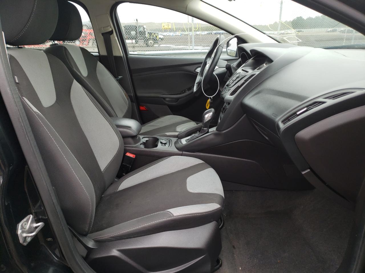 Photo 5 from auction – 2014 FORD FOCUS SE with VIN 1FADP3F28EL315759