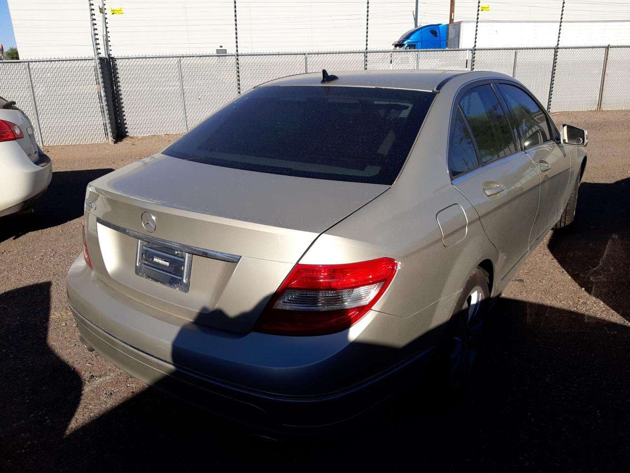 Photo 4 from auction – 2011 MERCEDES-BENZ C 300 with VIN WDDGF5EB0BA501154