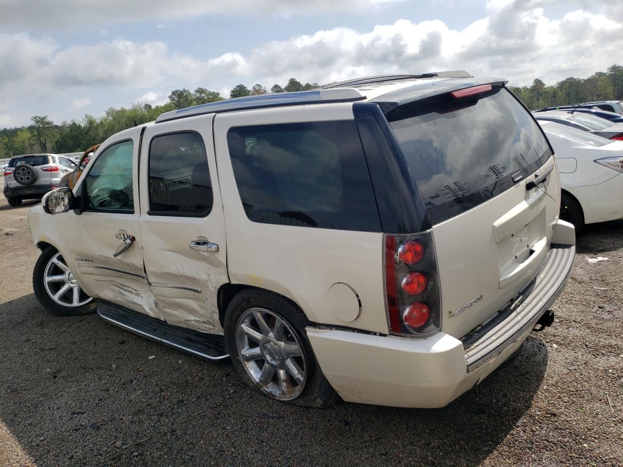 Photo 3 from auction – 2013 GMC YUKON DENA with VIN 1GKS2EEF6DR192950