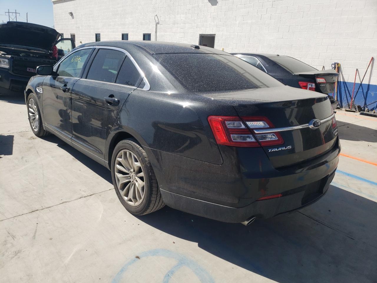 Photo 3 from auction – 2013 FORD TAURUS LIM with VIN 1FAHP2F87DG118959
