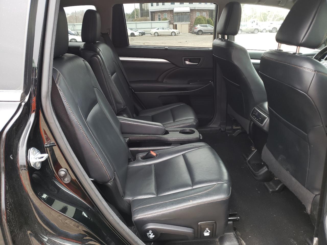 Photo 6 from auction – 2017 TOYOTA HIGHLANDER with VIN 5TDJZRFH0HS481694