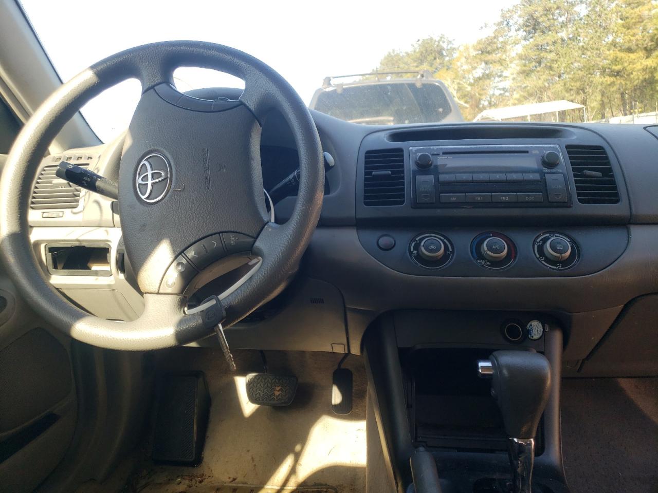Photo 9 from auction – 2005 TOYOTA CAMRY LE with VIN 4T1BE32K65U427088