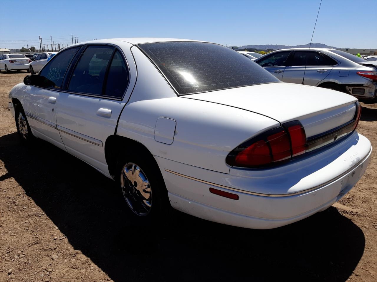 Photo 3 from auction – 2000 CHEVROLET LUMINA with VIN 2G1WL52J2Y1121836
