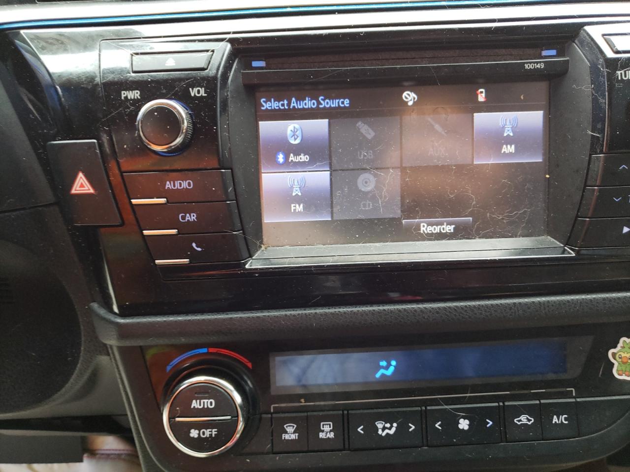 Photo 9 from auction – 2014 TOYOTA COROLLA L with VIN 2T1BURHE3EC185594