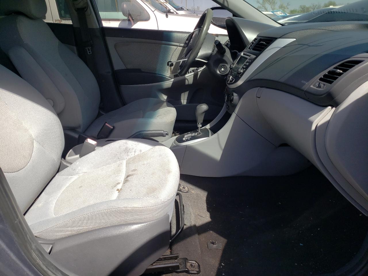 Photo 5 from auction – 2012 HYUNDAI ACCENT GLS with VIN KMHCT4AE8CU228746