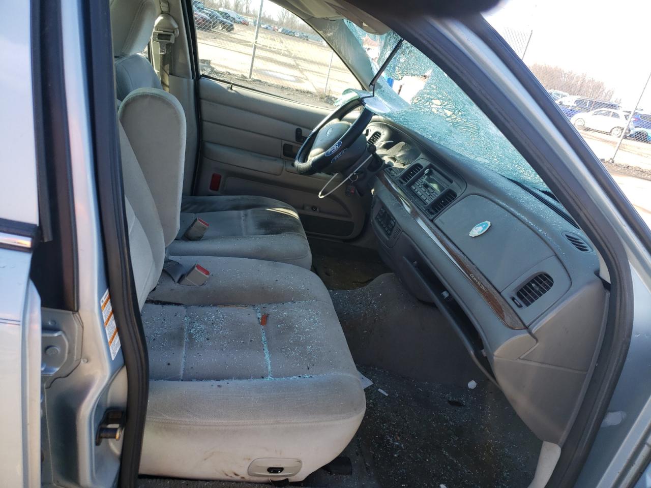 Photo 5 from auction – 2004 FORD CROWN VICT with VIN 2FAHP74W24X120577