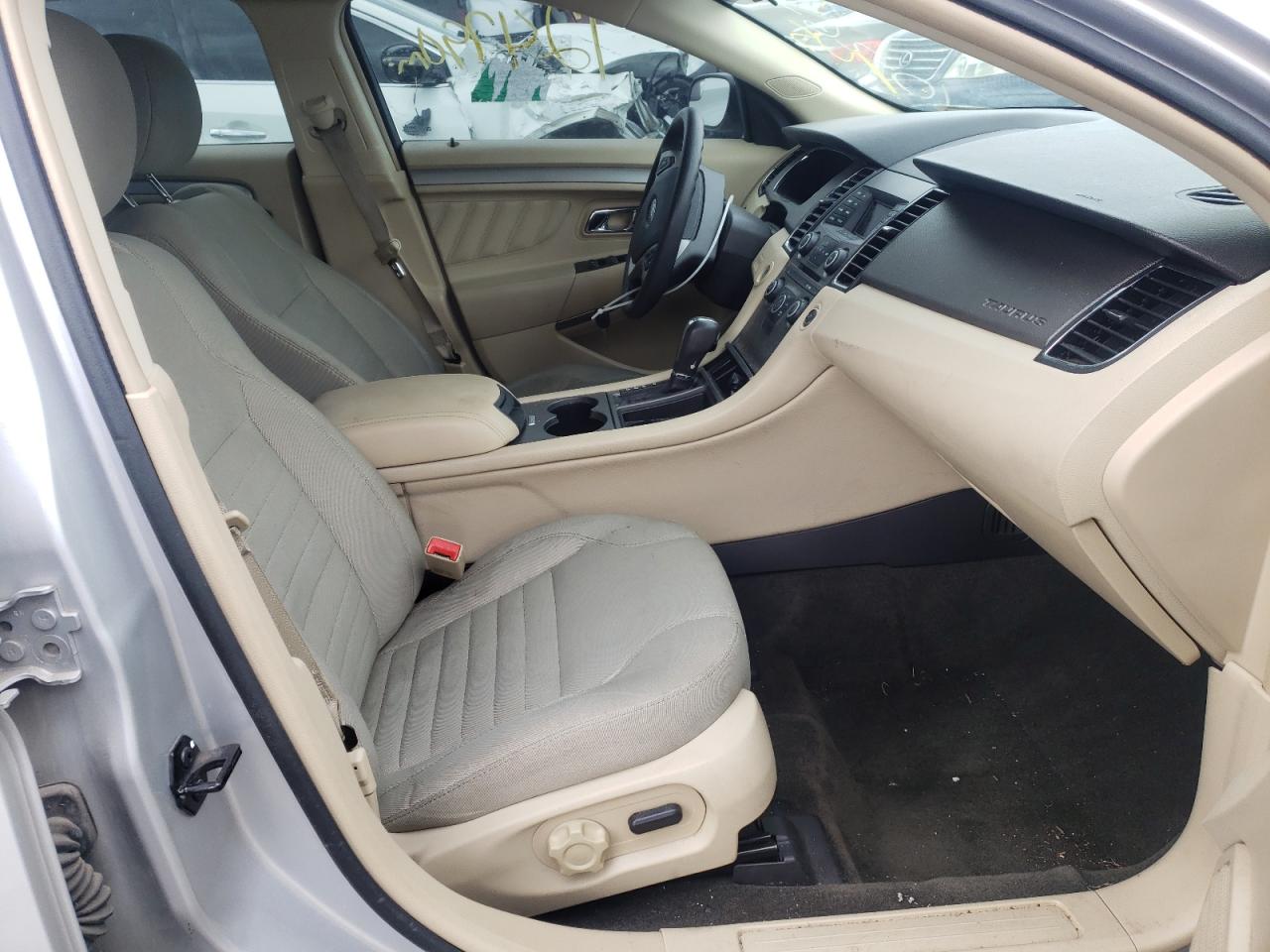 Photo 5 from auction – 2013 FORD TAURUS SE with VIN 1FAHP2D88DG230981