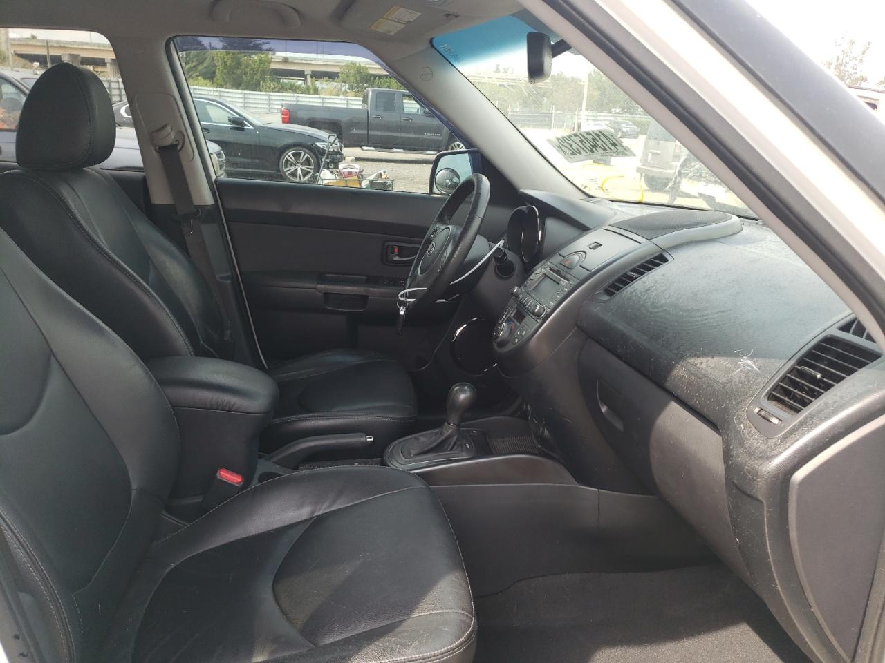 Photo 5 from auction – 2011 KIA SOUL + with VIN KNDJT2A21B7727312