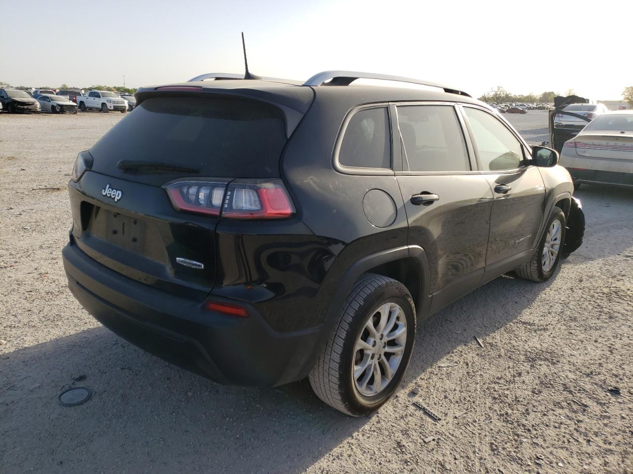 Photo 4 from auction – 2020 JEEP CHEROKEE L with VIN 1C4PJLCB4LD535792