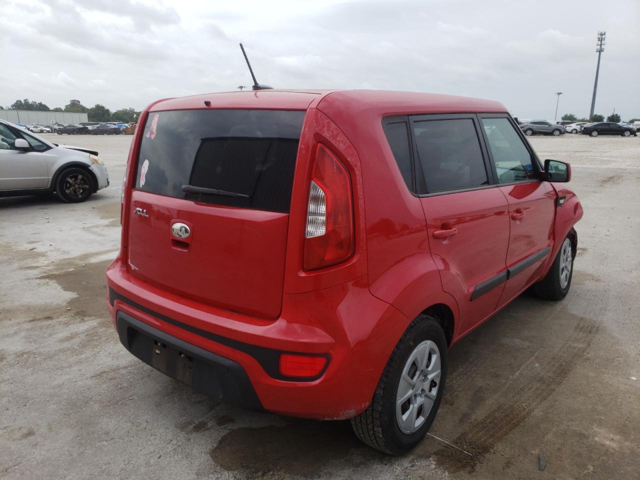 Photo 4 from auction – 2013 KIA SOUL with VIN KNDJT2A56D7583866