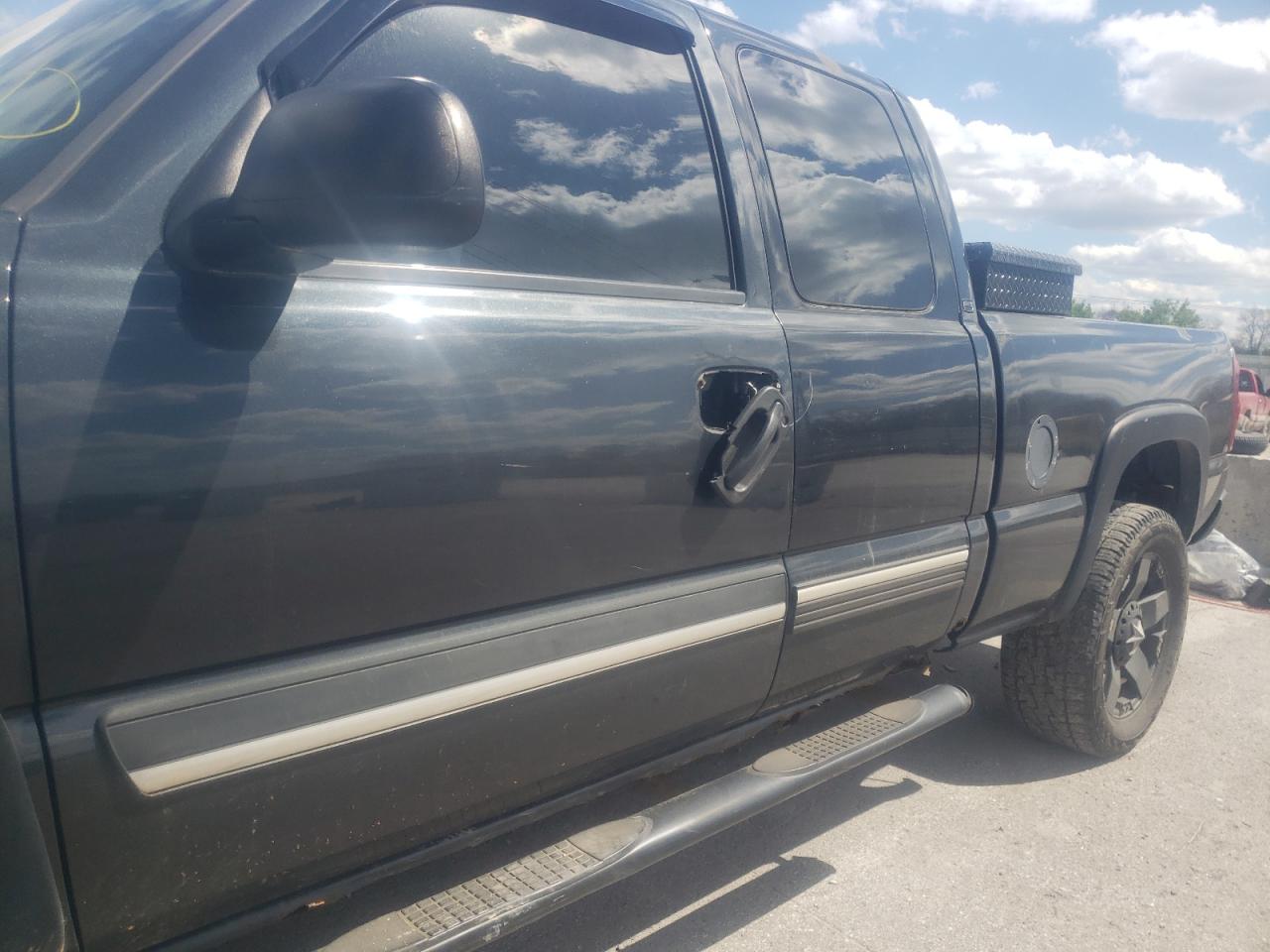 Photo 9 from auction – 2003 CHEVROLET silverado with VIN 1GCEK19T13E373414