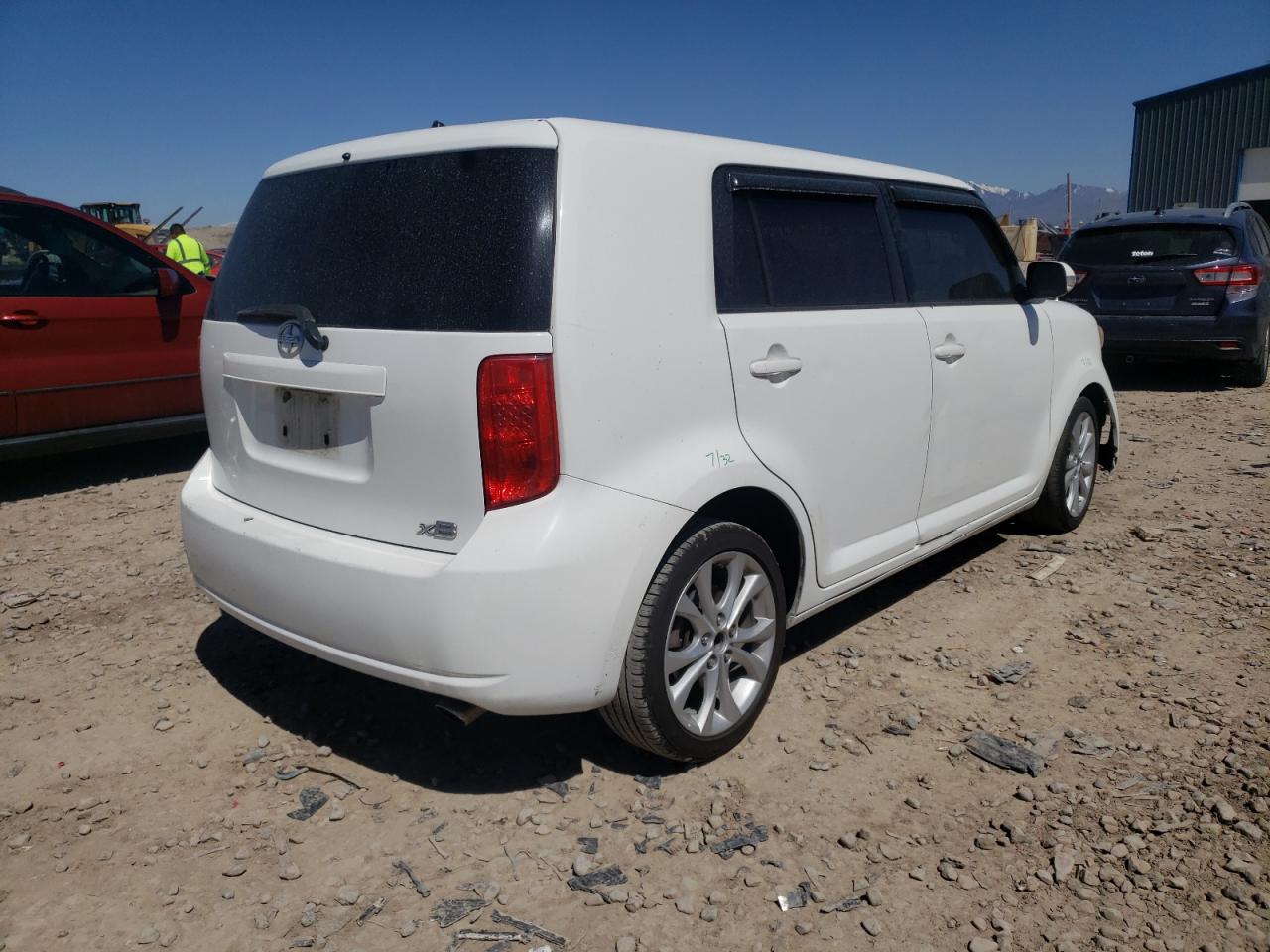 Photo 4 from auction – 2008 TOYOTA SCION XB with VIN JTLKE50EX81035397