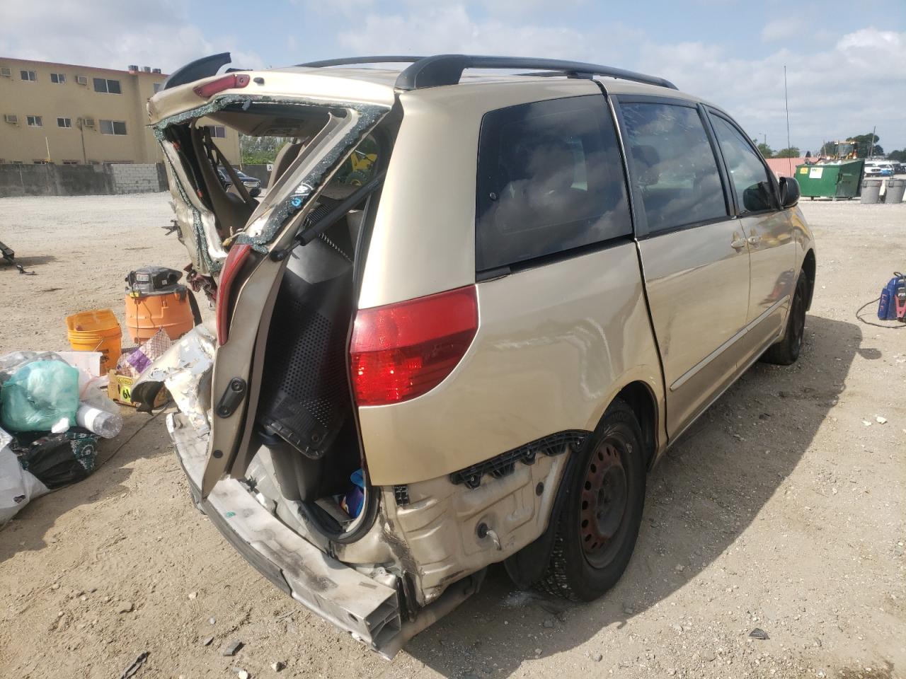 Photo 4 from auction – 2005 TOYOTA SIENNA CE with VIN 5TDZA23C05S351145