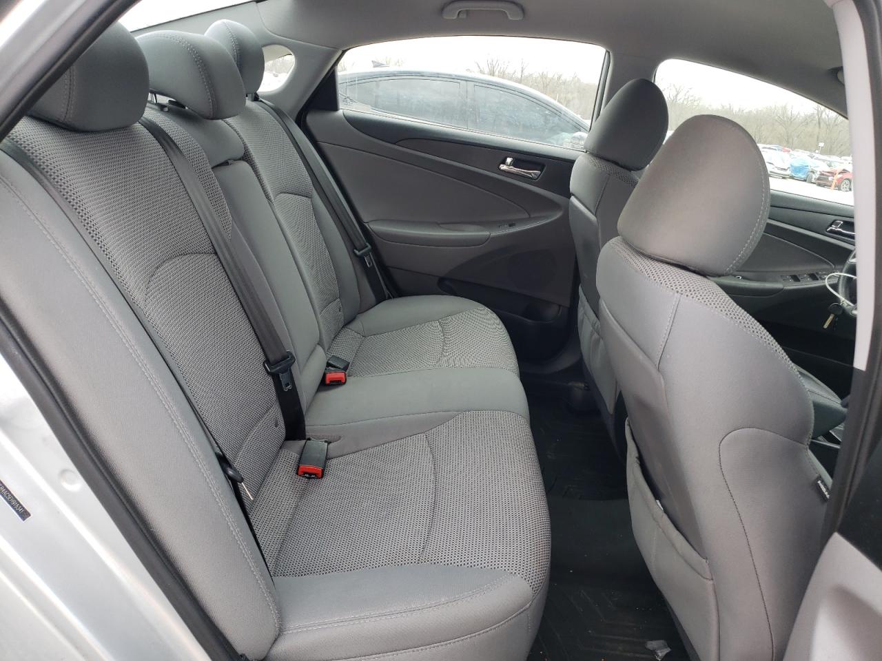 Photo 6 from auction – 2014 HYUNDAI SONATA GLS with VIN 5NPEB4AC5EH915341