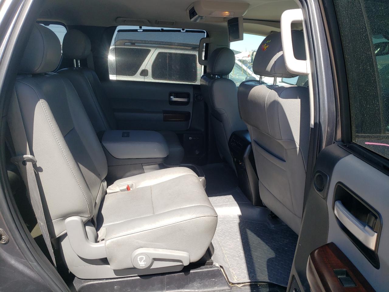 Zdjęcie 6 z aukcji – 2011 TOYOTA SEQUOIA PL z VIN 5TDDY5G19BS048795