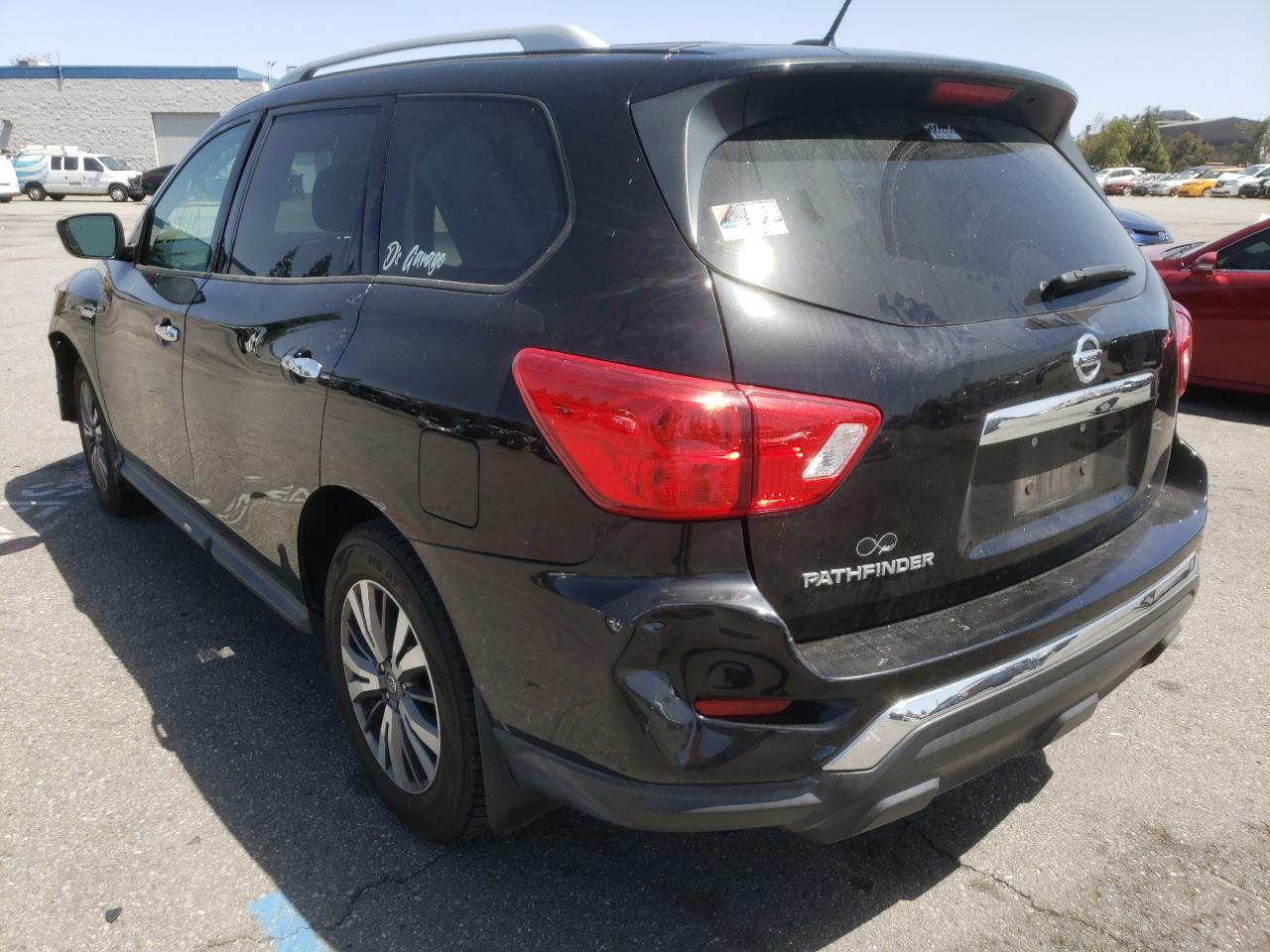 Photo 3 from auction – 2018 NISSAN PATHFINDER with VIN 5N1DR2MN0JC654582