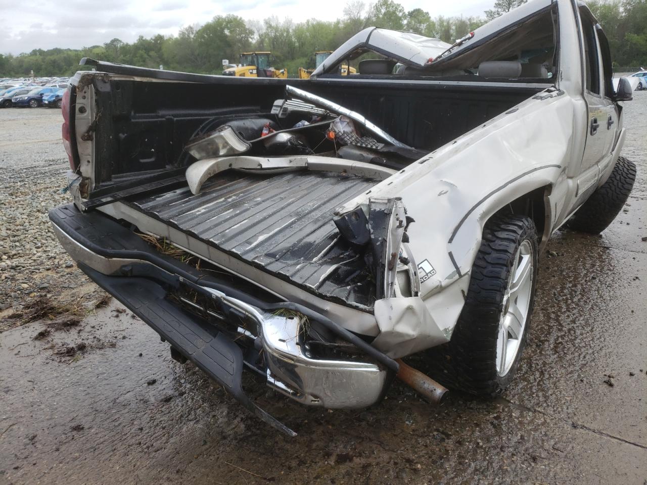 Photo 9 from auction – 2004 CHEVROLET SILVERADO with VIN 2GCEK13T541430189