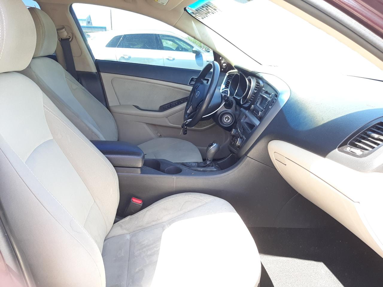 Photo 5 from auction – 2012 KIA OPTIMA LX with VIN 5XXGM4A70CG037817