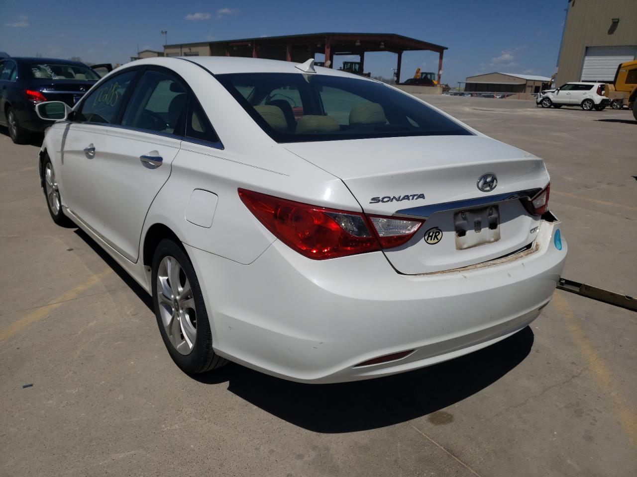 Photo 3 from auction – 2011 HYUNDAI SONATA SE with VIN 5NPEC4AC0BH282045