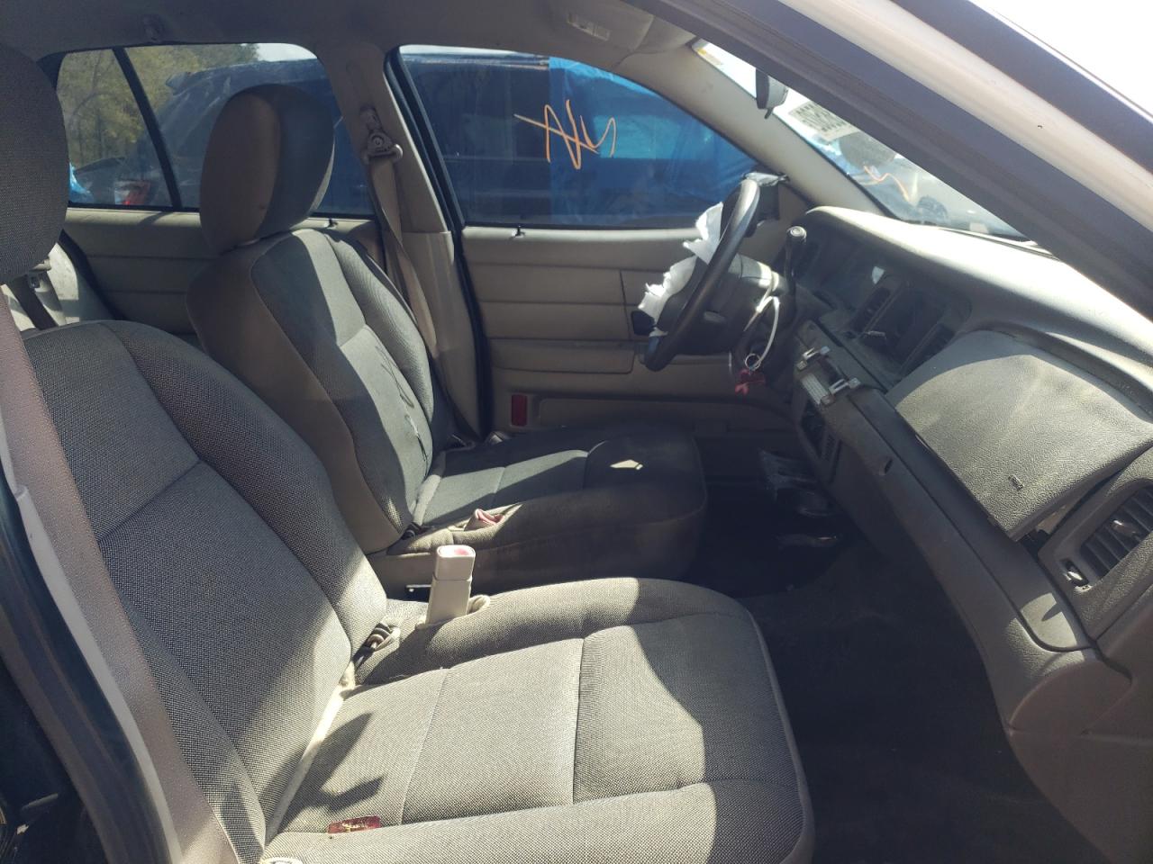 Photo 7 from auction – 2011 FORD CROWN VIC with VIN 2FABP7BV4BX103924