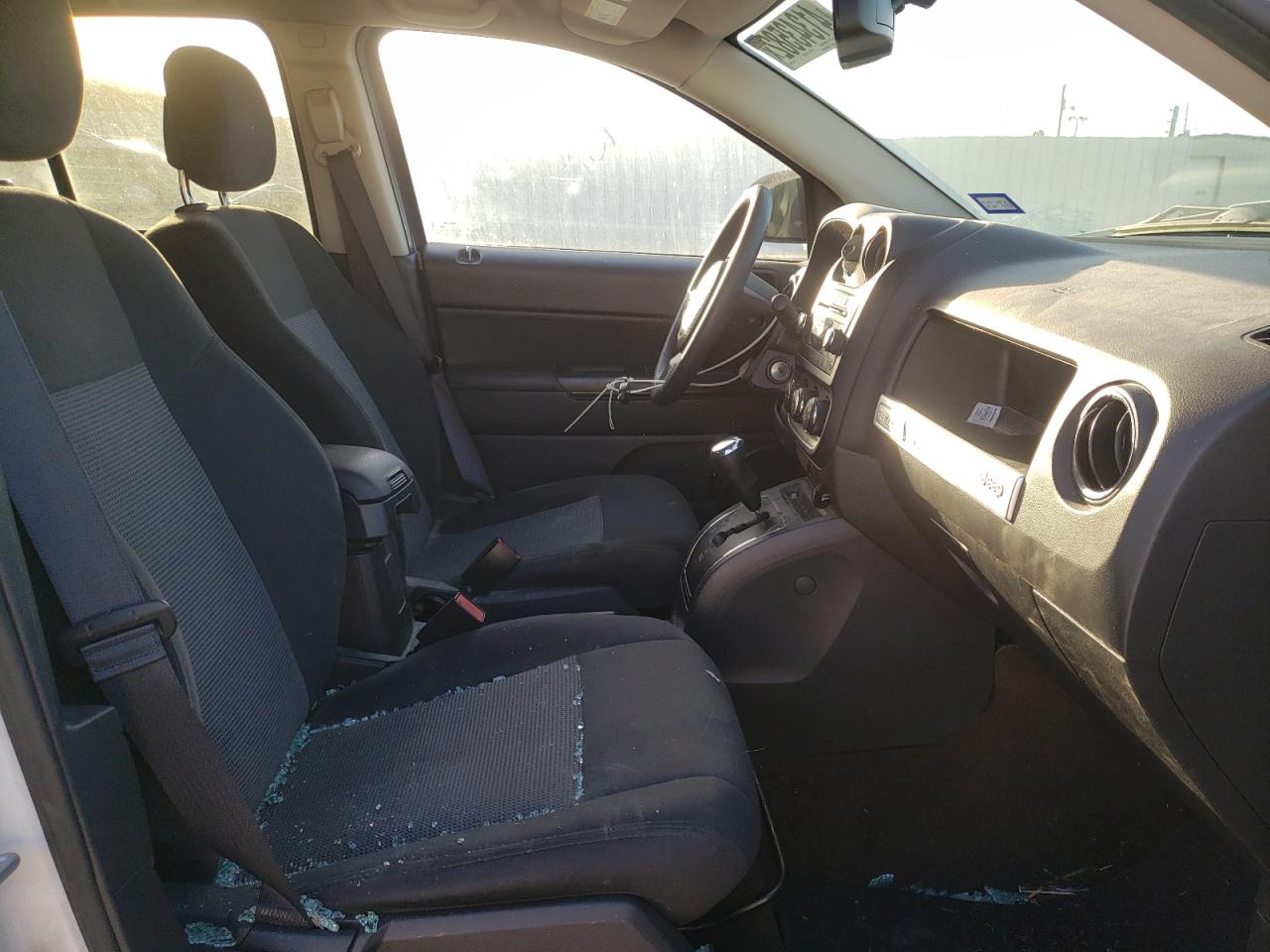 Photo 5 from auction – 2016 JEEP COMPASS SP with VIN 1C4NJCBA4GD622937