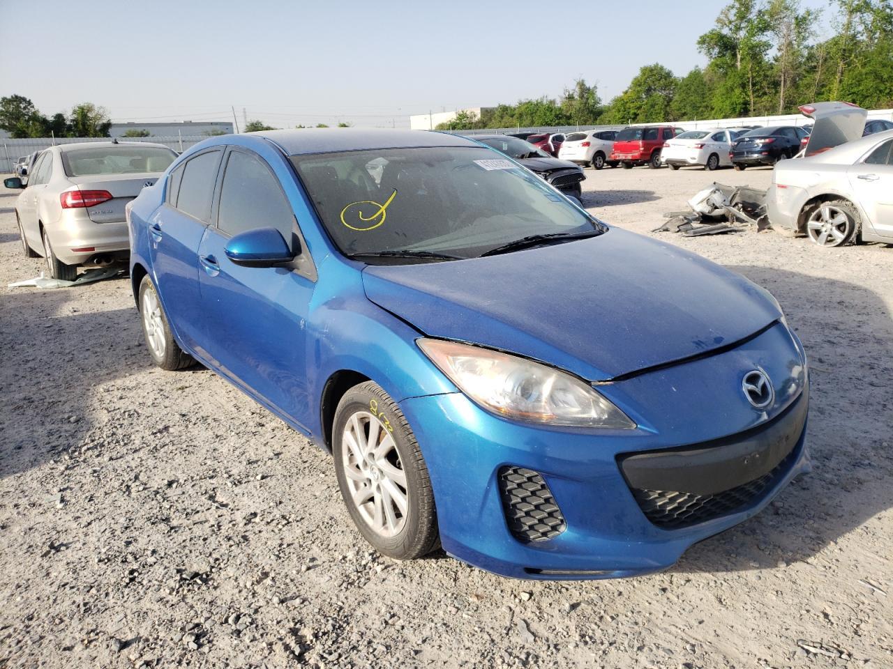 MAZDA 3 I 2012 with VIN JM1BL1V8XC1589612 - Photo from auction