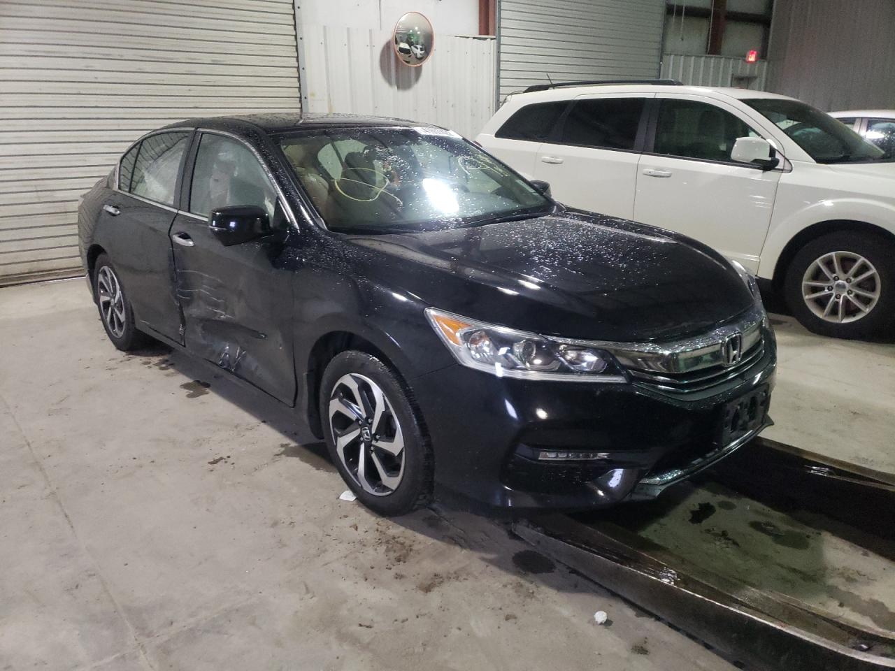 HONDA ACCORD EXL 2017 with VIN 1HGCR2F86HA049948 - Photo from auction