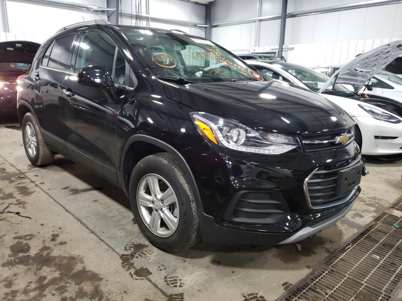 CHEVROLET TRAX 1LT 2019 with VIN KL7CJPSB0KB828281 - Photo from auction