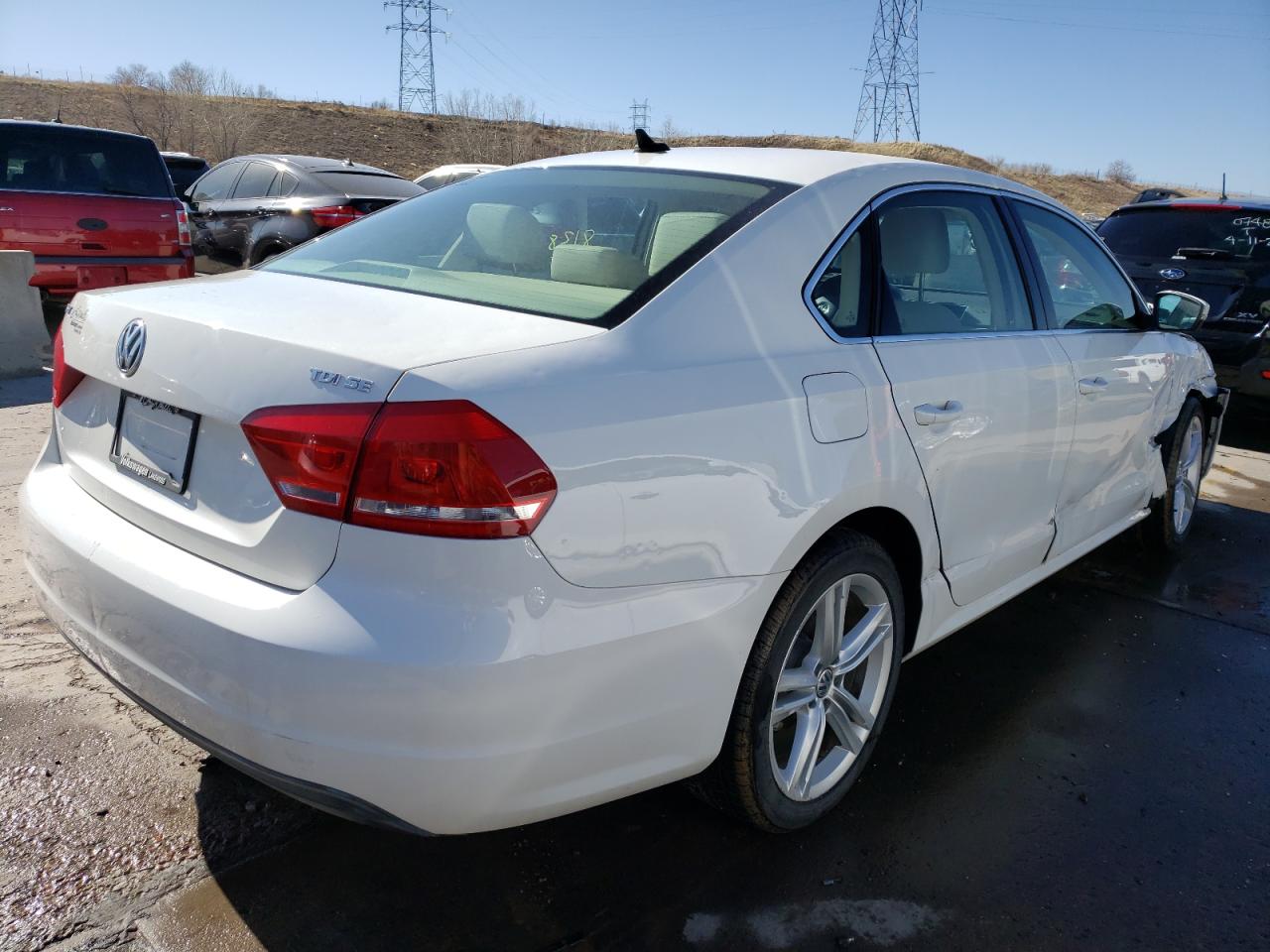 Photo 4 from auction – 2014 VOLKSWAGEN PASSAT SE with VIN 1VWBN7A34EC043660
