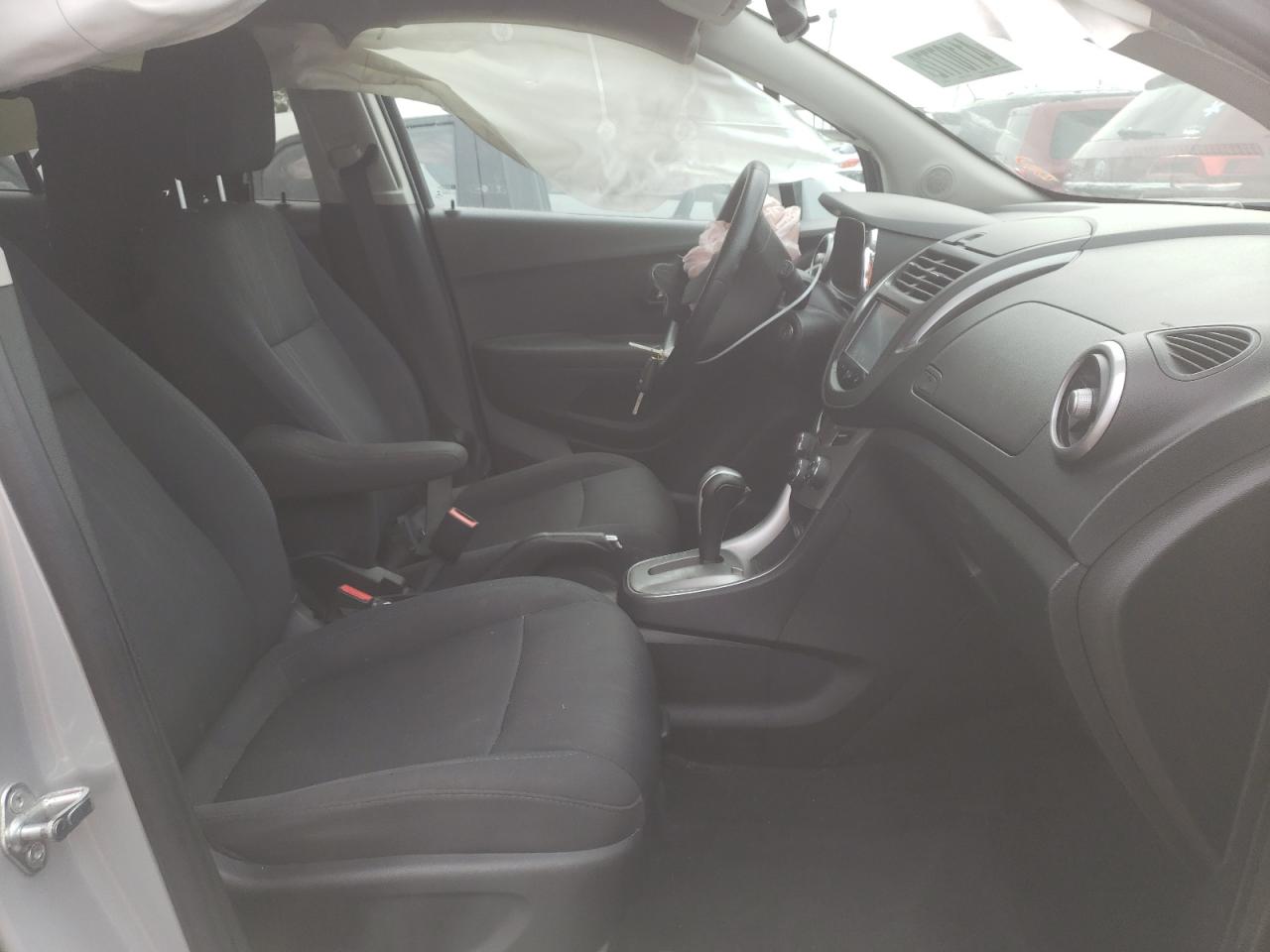 Photo 5 from auction – 2016 CHEVROLET TRAX 1LT with VIN 3GNCJLSB0GL163083