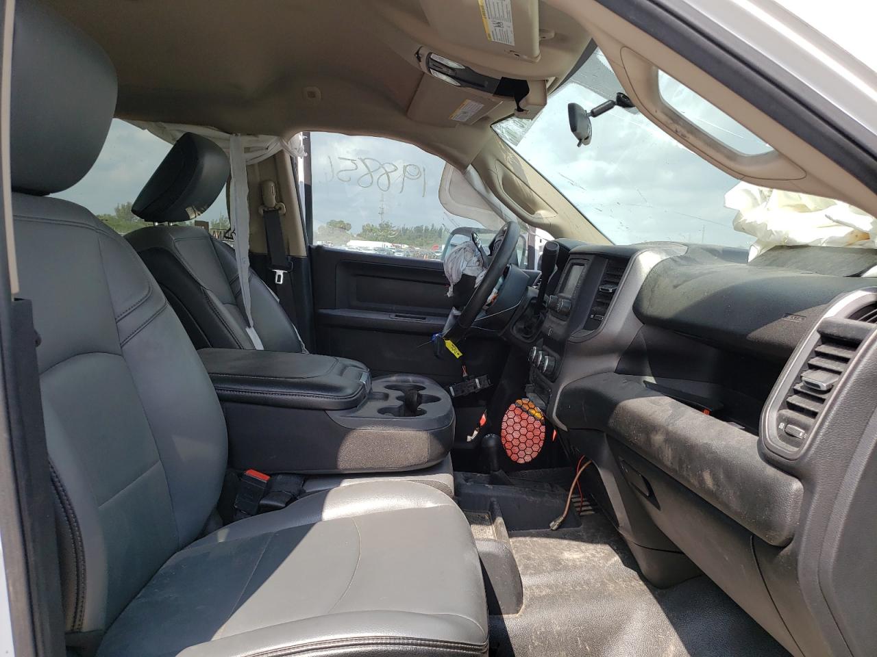 Photo 5 from auction – 2019 RAM 2500 TRADE with VIN 3C6UR5HL3KG674443