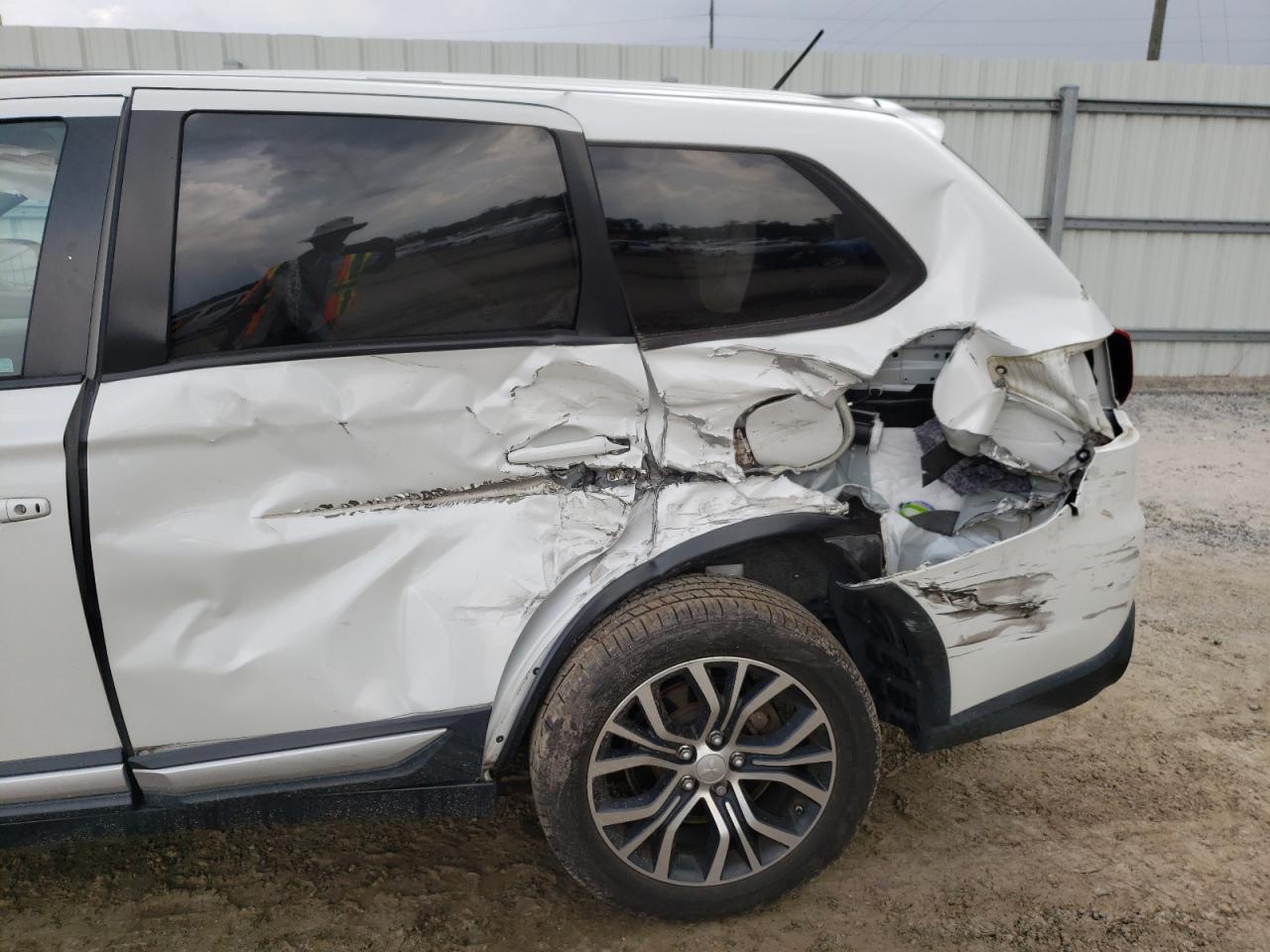 Photo 9 from auction – 2016 MITSUBISHI OUTLANDER with VIN JA4AD3A35GZ063114