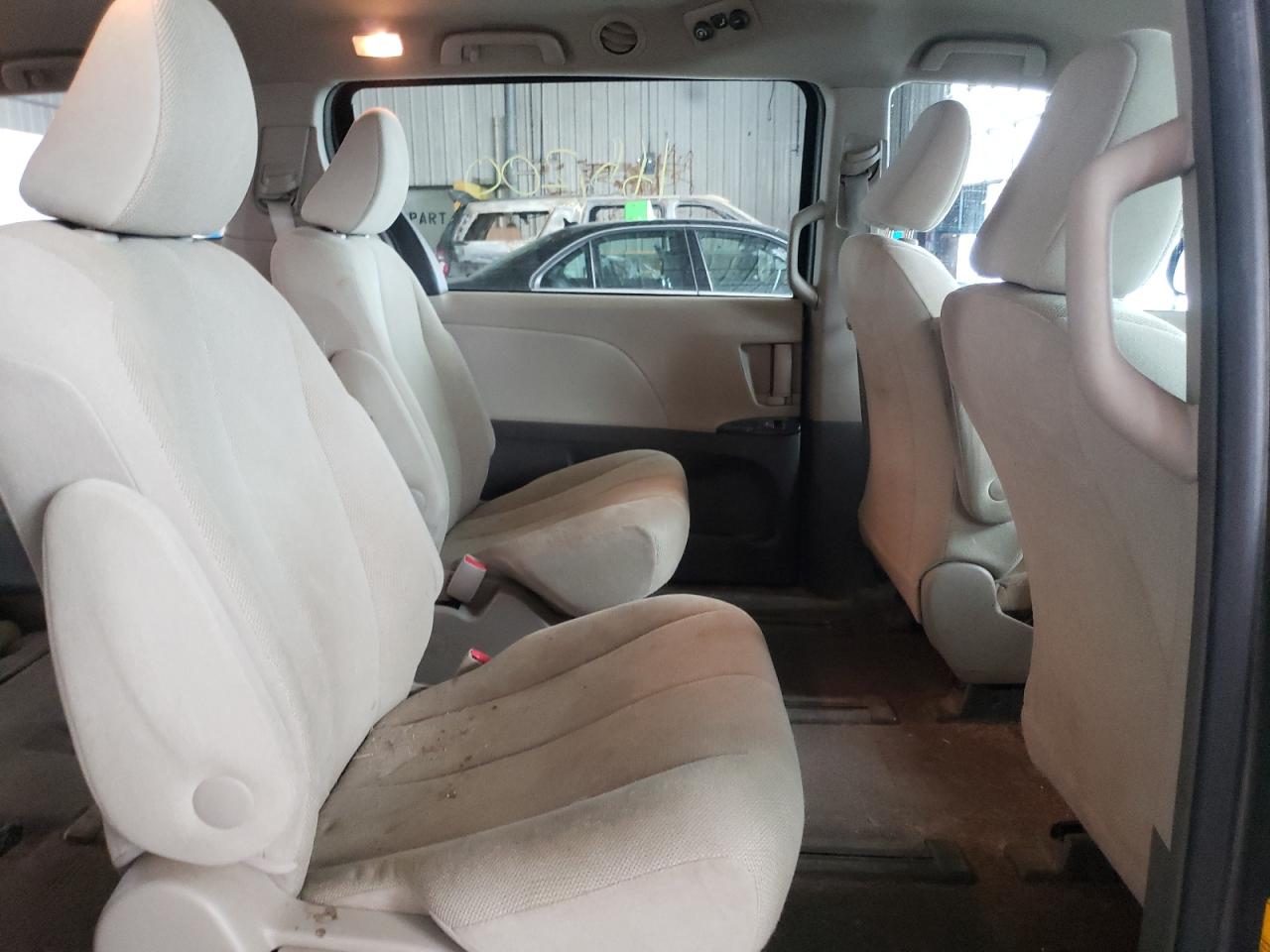 Photo 6 from auction – 2012 TOYOTA SIENNA with VIN 5TDZK3DC3CS211797